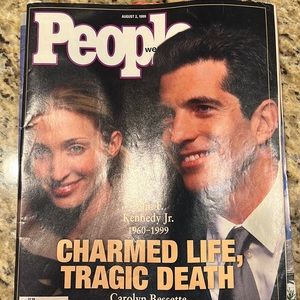 JFK JR. PEOPLE MAGAZINE AUGUST 2, 1999! CHARMED LIFE, TRAGIC DEATH! 1960-1999!